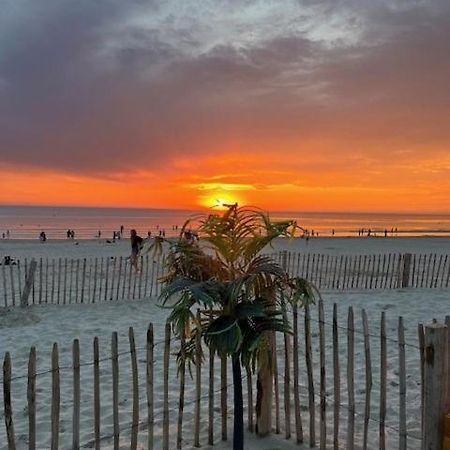 Les Obiones, Vue Laterale Mer, Fort Mahon Plage, Magnifique Studio Cabine 4P, Avec Balcon , Parking Prive Gratuit, Wifi, Classe 2 Etoiles, Exposition Plein Sud En Baie De Somme Bagian luar foto