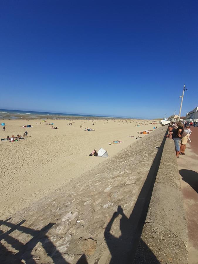 Les Obiones, Vue Laterale Mer, Fort Mahon Plage, Magnifique Studio Cabine 4P, Avec Balcon , Parking Prive Gratuit, Wifi, Classe 2 Etoiles, Exposition Plein Sud En Baie De Somme Bagian luar foto