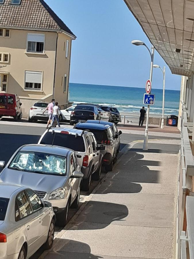 Les Obiones, Vue Laterale Mer, Fort Mahon Plage, Magnifique Studio Cabine 4P, Avec Balcon , Parking Prive Gratuit, Wifi, Classe 2 Etoiles, Exposition Plein Sud En Baie De Somme Bagian luar foto