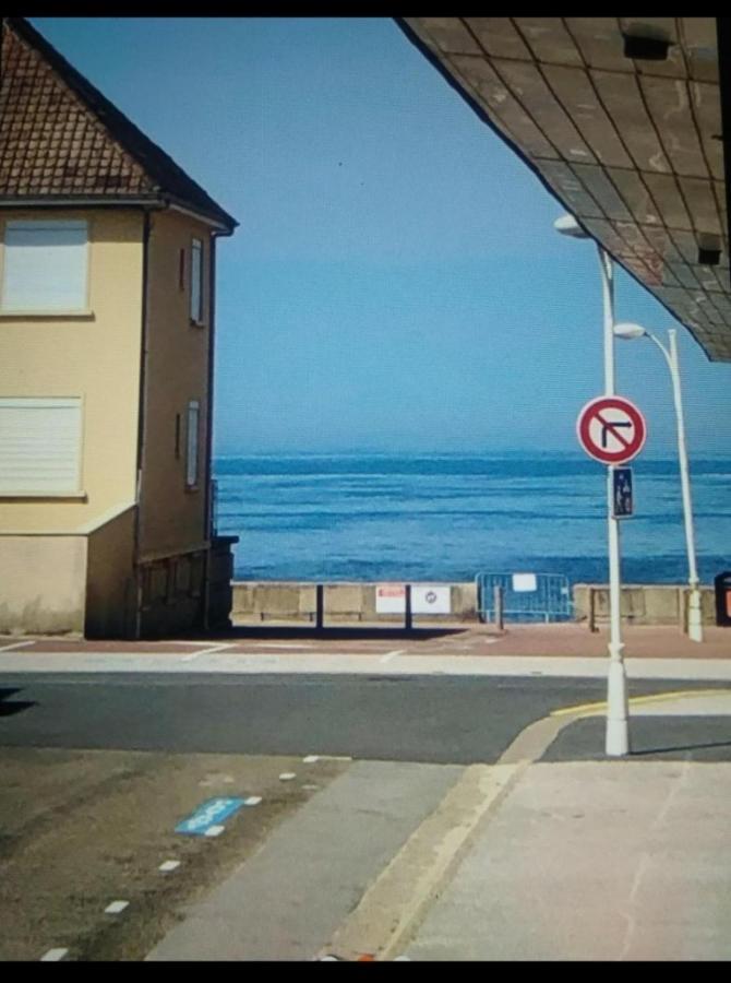 Les Obiones, Vue Laterale Mer, Fort Mahon Plage, Magnifique Studio Cabine 4P, Avec Balcon , Parking Prive Gratuit, Wifi, Classe 2 Etoiles, Exposition Plein Sud En Baie De Somme Bagian luar foto